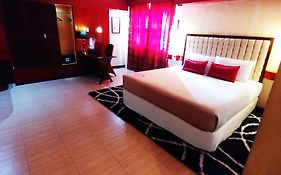 Dulcinea Hotel And Suites